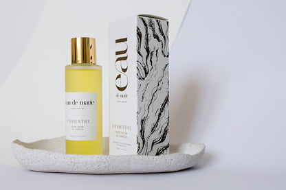 Livre de fragrâncias e óleos essenciais, remove sujidade e maquilhagem à prova de água, mesmo nos seus olhos. Óleo de massagem facial