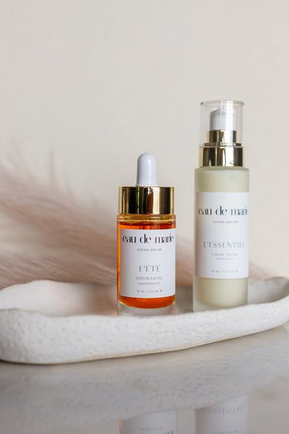 Prolongue o seu bronzeado de verão com o pack de hidratação L'ÉTÉ. A sua rotina diária com o nosso creme facial hidratante L'ESSENTIEL e o nosso rico sérum antioxidante L'ÉTÉ.