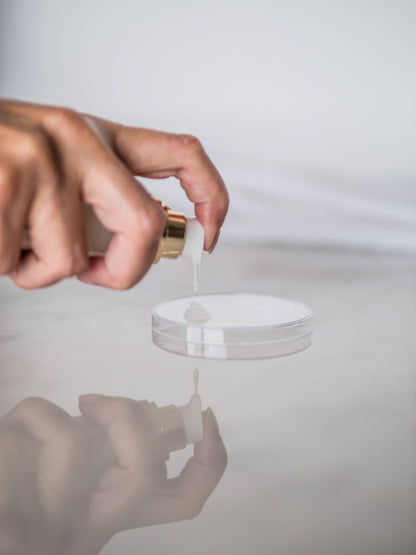 SÉRUM REVIGORANTE CONTORNO DE OLHOS L'ESSENTIEL